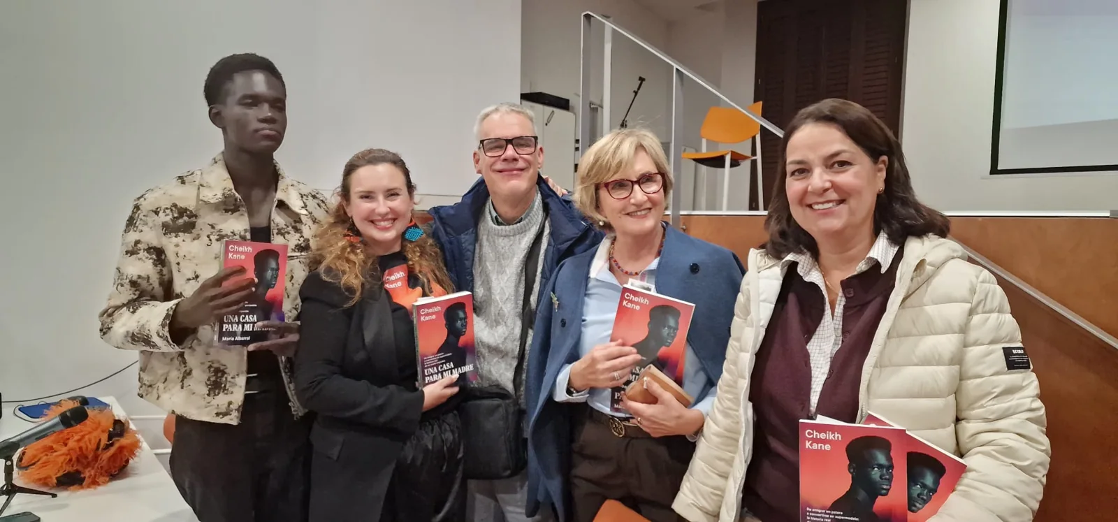 Asistentes a la presentación de «Una casa para mi madre».