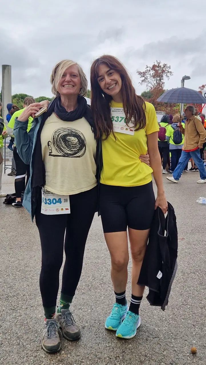 Cristina Martínez y Marta Nieto en el Parque Juan Carlos I.